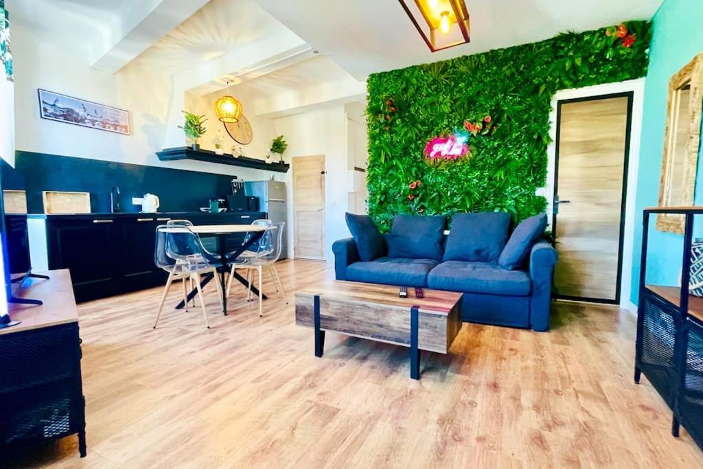 Jungle Room ลูมีย์ ภายนอก รูปภาพ